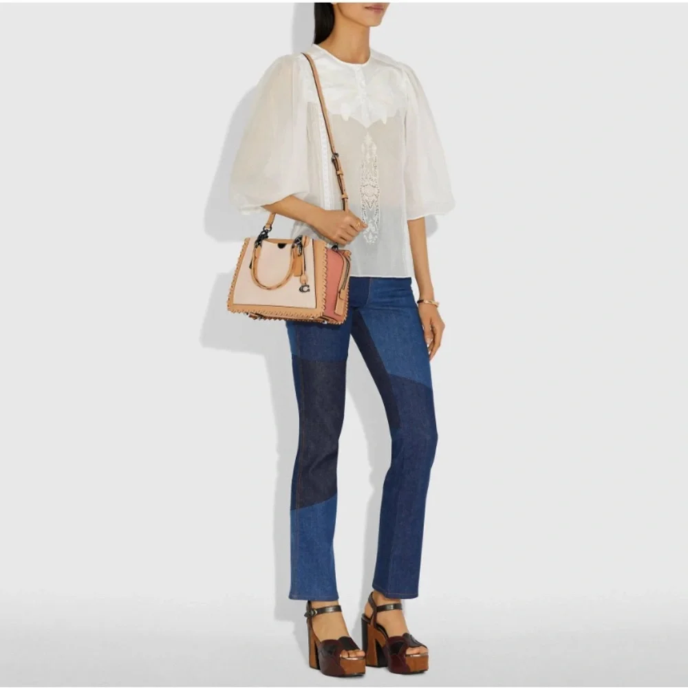 Coach panels posted cream