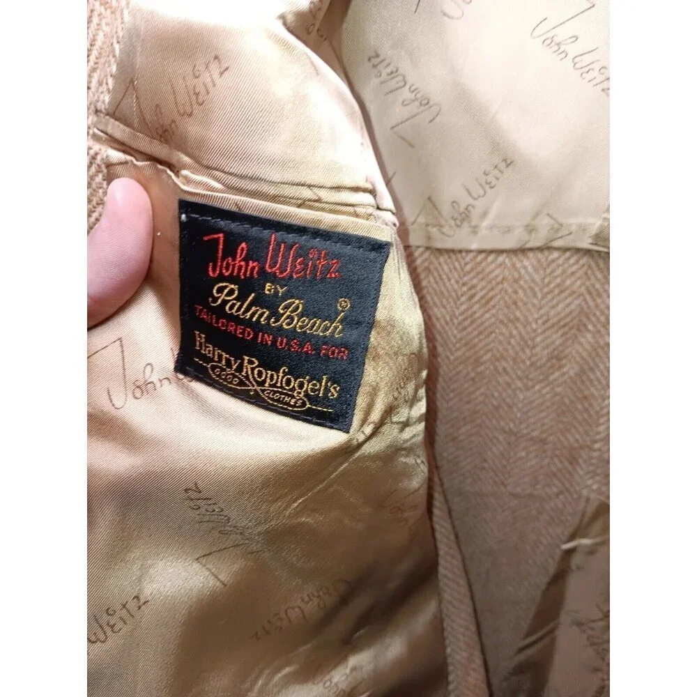 John Weitz neck hem