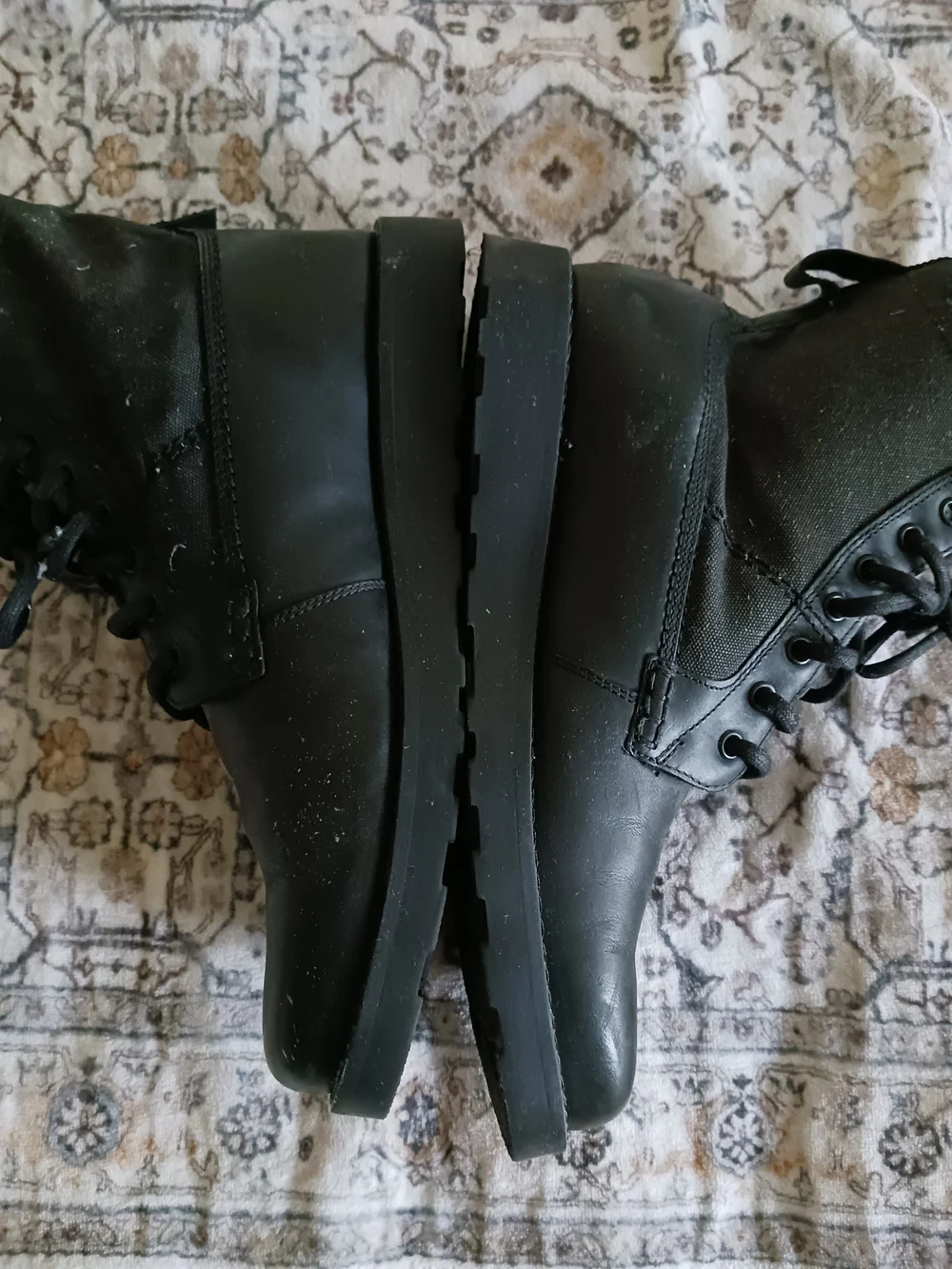 American Eagle Outfitters sturdy lace