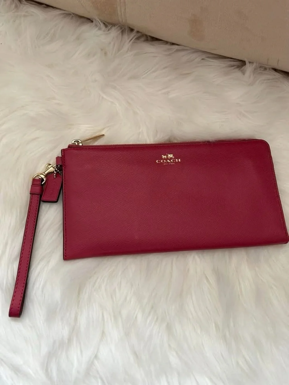 🔥NWT🔥 Coach XL Long Leather Wallet with Detachable Wrist Strap, Elegant Stylish