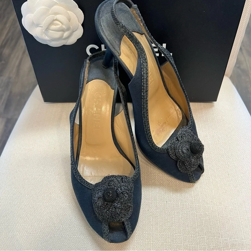 Chanel Vtg CC Logo Black Slingback Camelia Raffia Heels Peep Toe Shoes Y2W 8