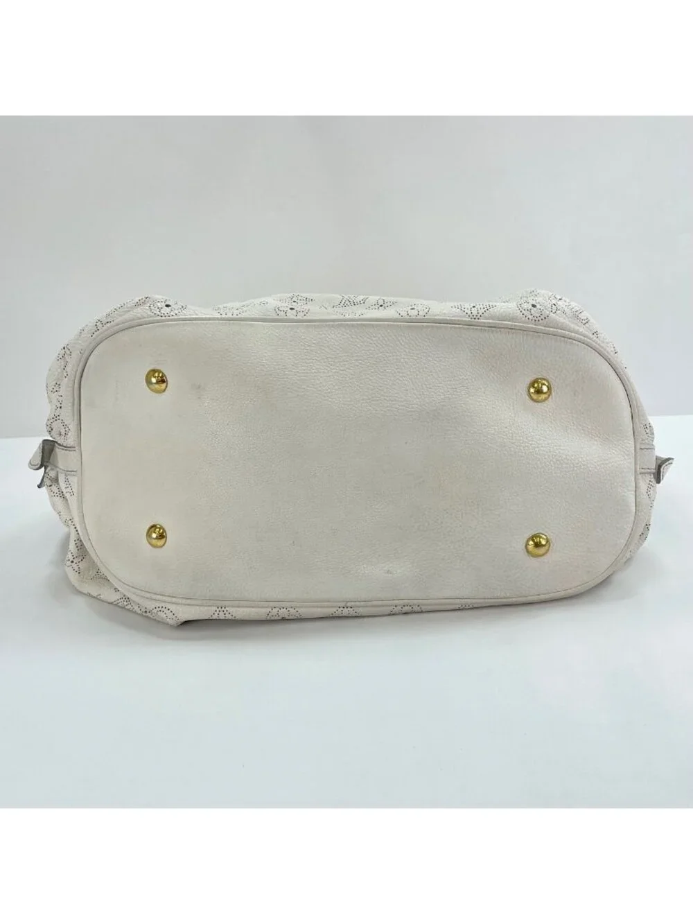 Louis Vuitton discoloration experts or