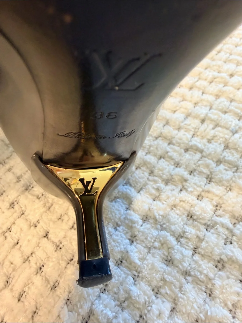 Louis Vuitton sophisticated louis