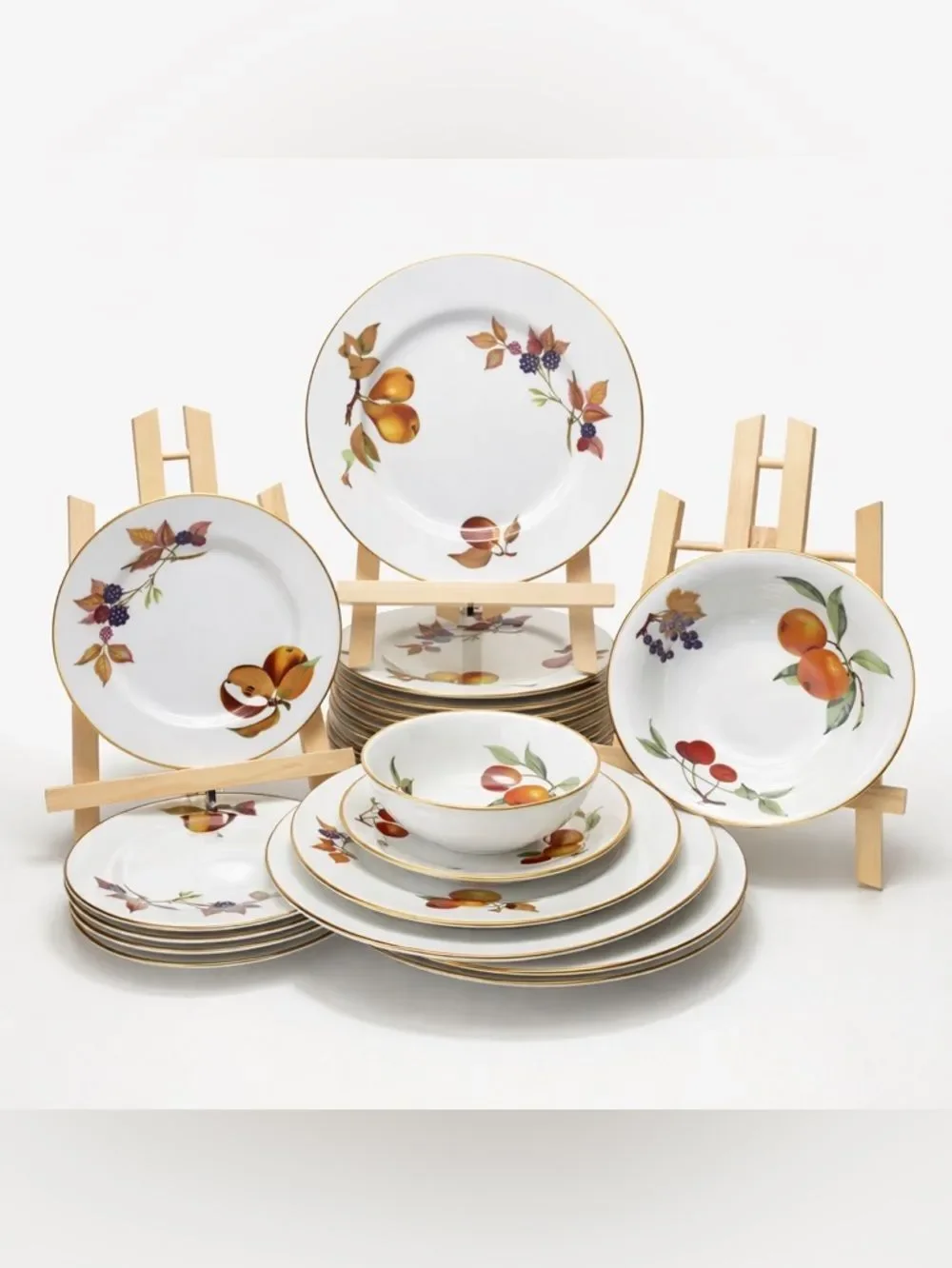 Royal Worcester Evesham pattern evesham