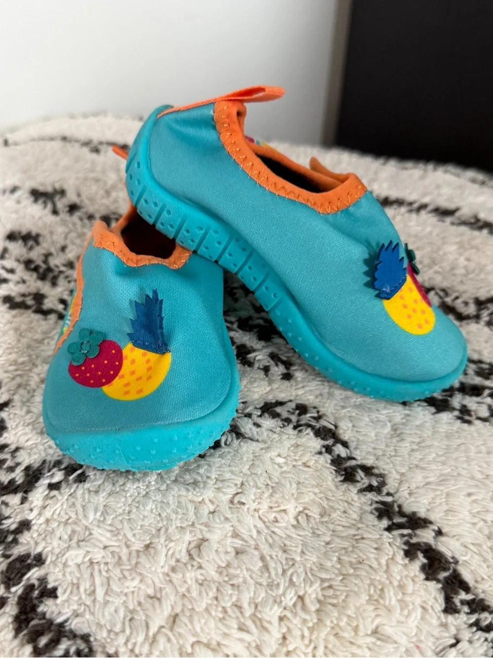 Lily & Dan Kids Aqua Water Shoes Fruit Print Beach Pool Swim Shoes Size 5/6