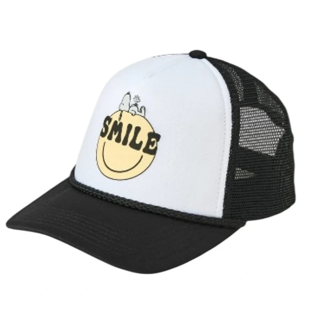 Peanuts Snoopy Unisex Smile Trucker Hat Black‎ and White