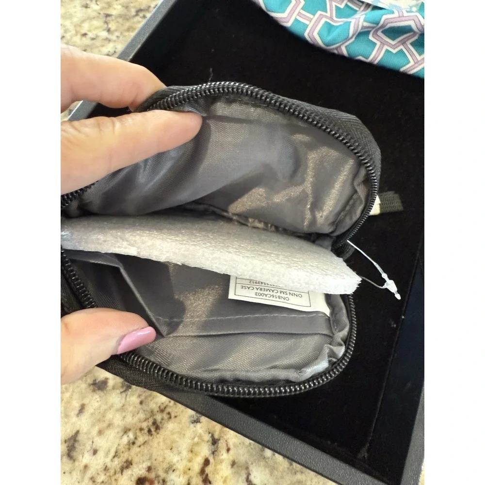 Make Up Bag And Make Up Goodie Lot.   Lots Of Things‎ Included. 4404