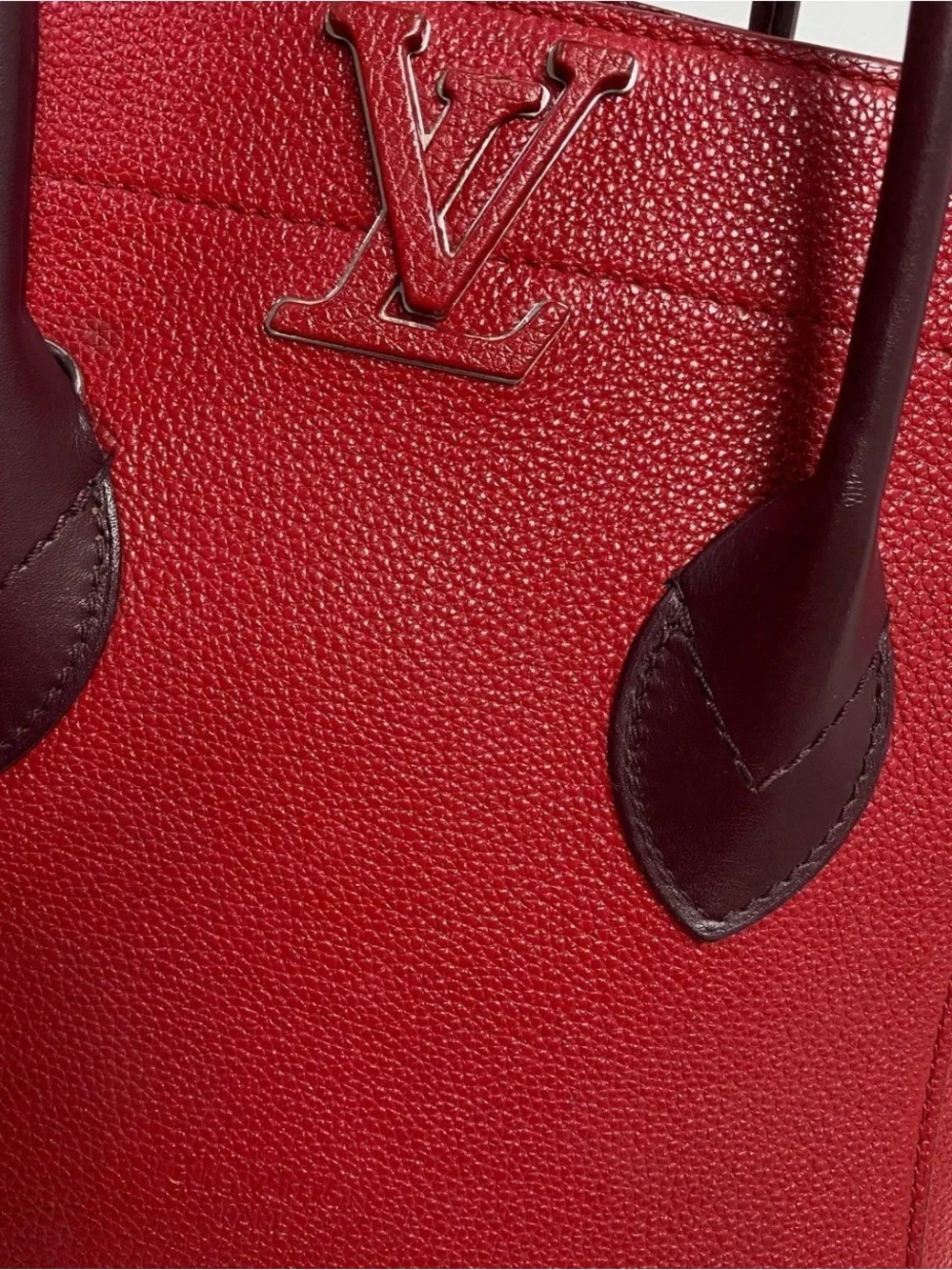 Louis Vuitton Red Leather Shoulder Tote