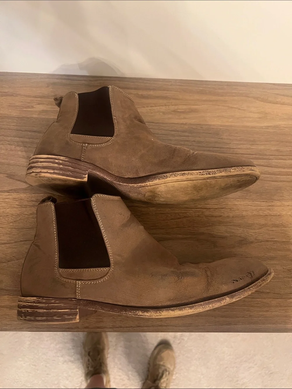Robert Wayne classic suede