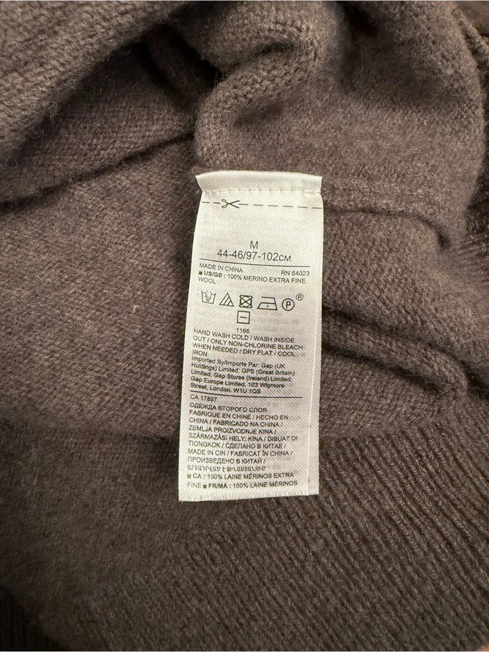 Banana Republic couple tiny