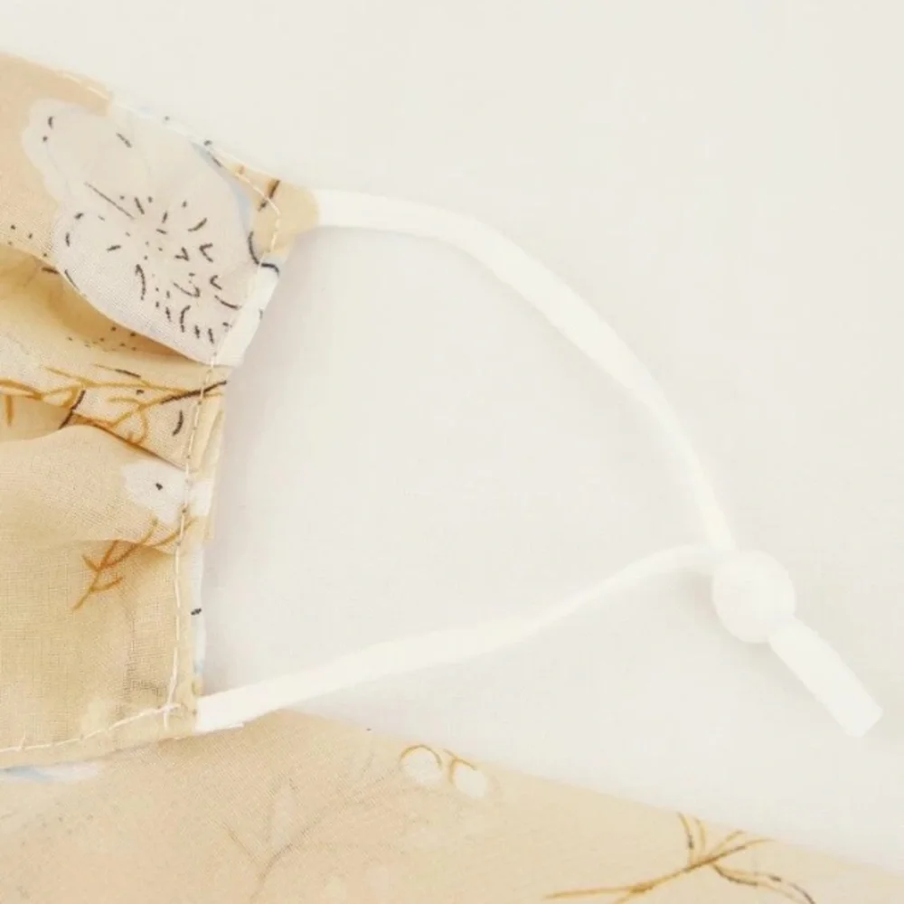 Adult facemask/scarf brand new