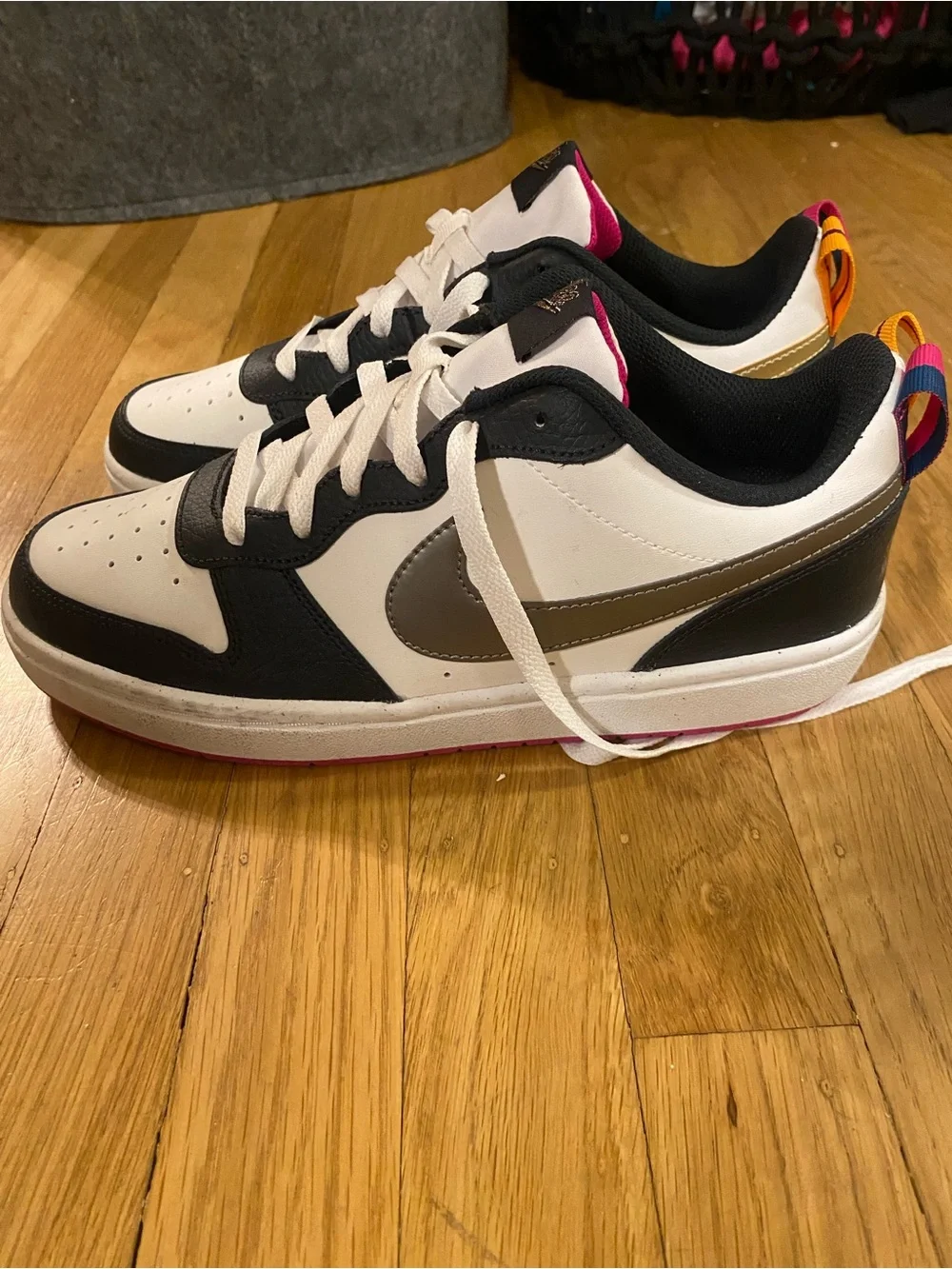 Nike them come white