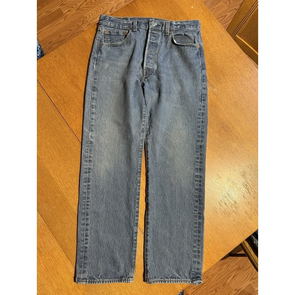 Levi's 501 Jeans Size‎ 34x32 (actual 31x28) Blue Jeans- Button Fly