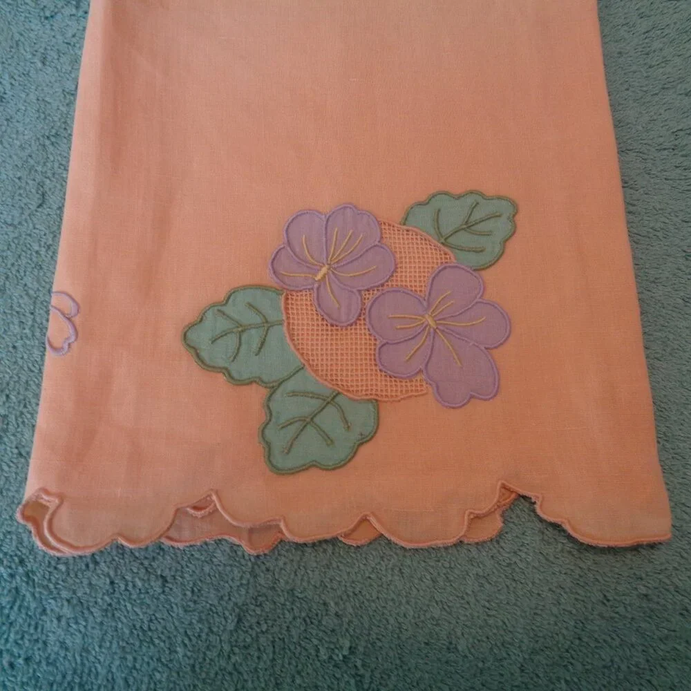 PRETTY IN PEACH VINTAGE  COLORS EMBROIDERED 80S TOWEL