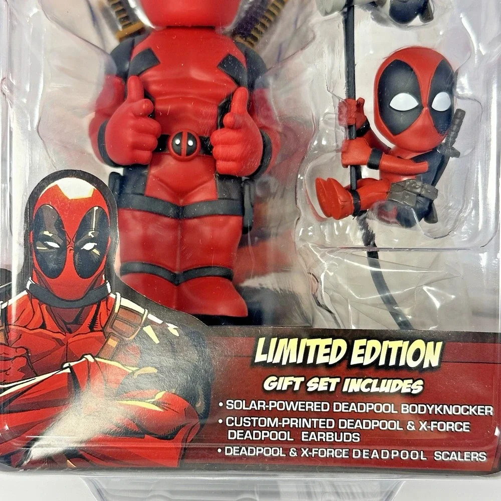 NECA Marvel Deadpool Limited Edition Gift Set Body Knockers Scalers Earbuds