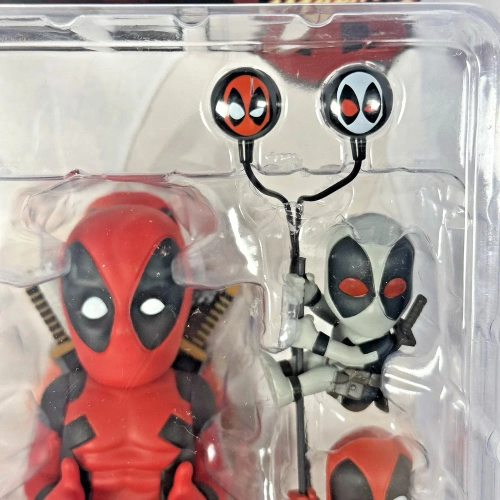 NECA Marvel Deadpool Limited Edition Gift Set Body Knockers Scalers Earbuds