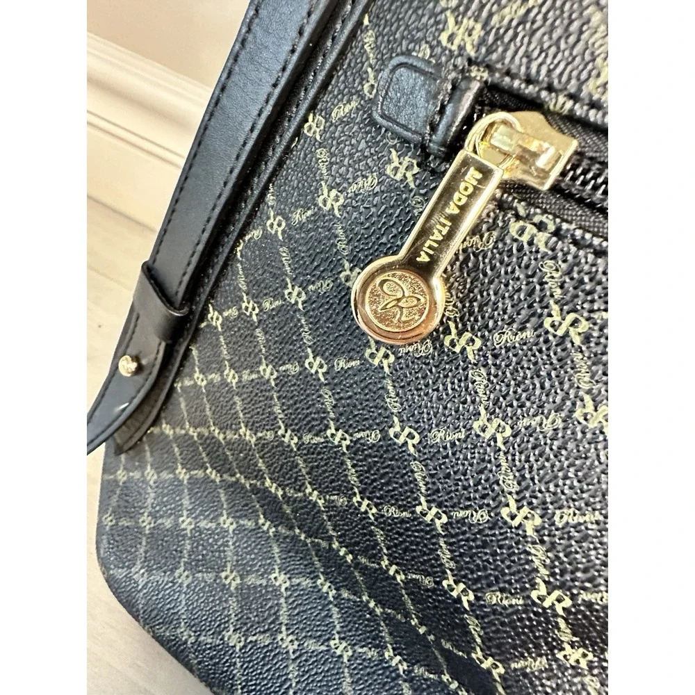 Rioni effortlessly timeless