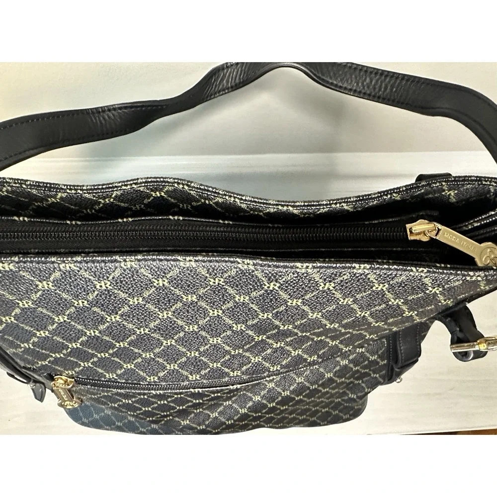Rioni effortlessly timeless