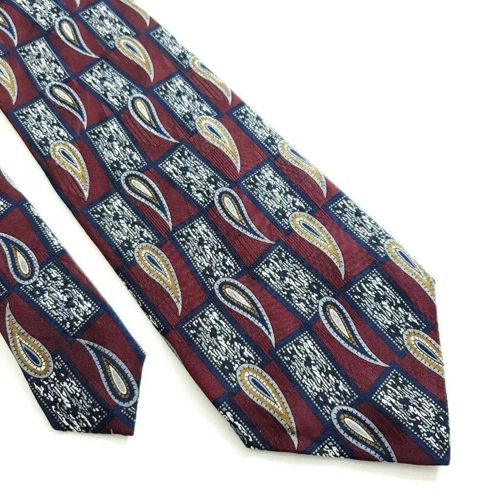Ferrell Reed‎ Von Maur  Red Paisley Jacquard Print Abstract Short Wide Silk Tie