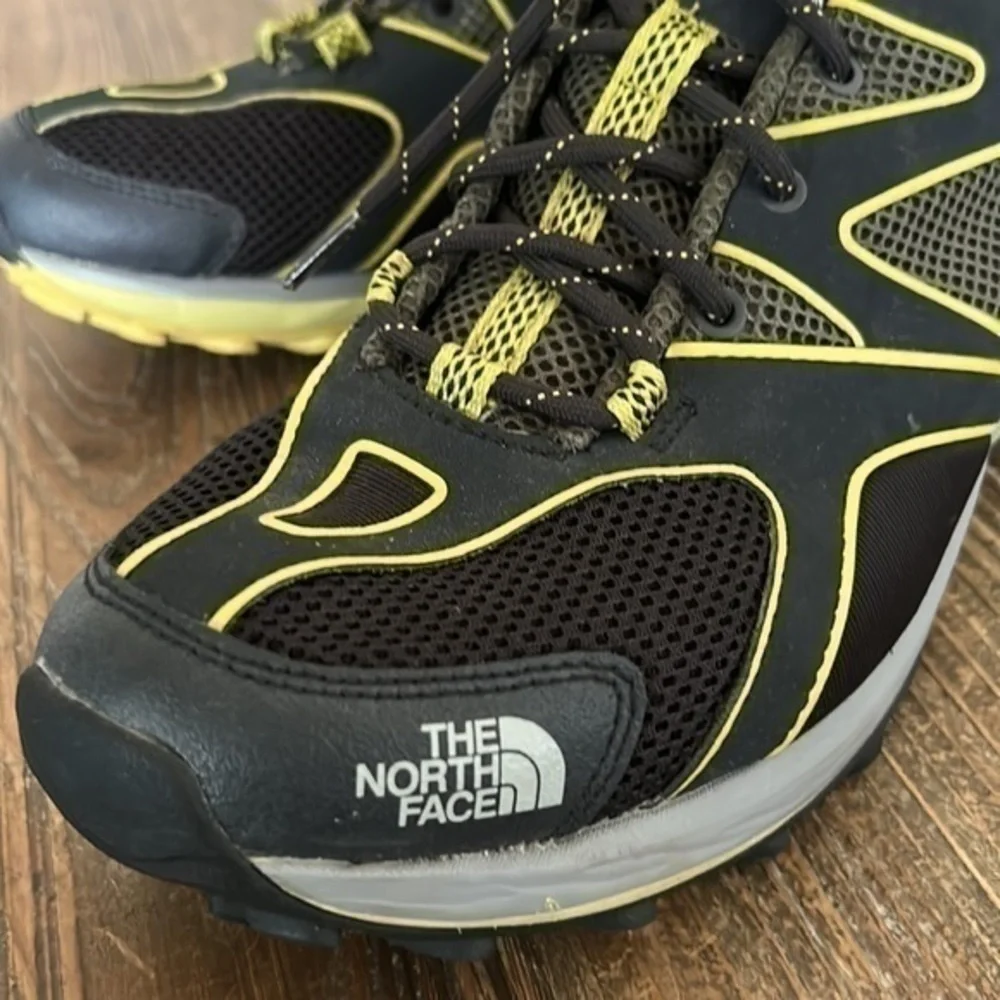 The North Face Gore Tex Low Top Gray Green Hiking Shoes  Size 9.5
