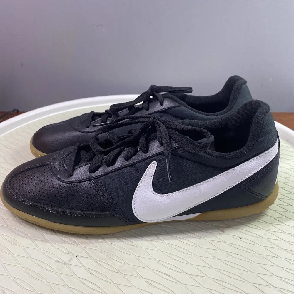 Nike Davinho Mens Soccer Sneakers Shoes Black&White Style 580452-010‎ Sz.8 NWB