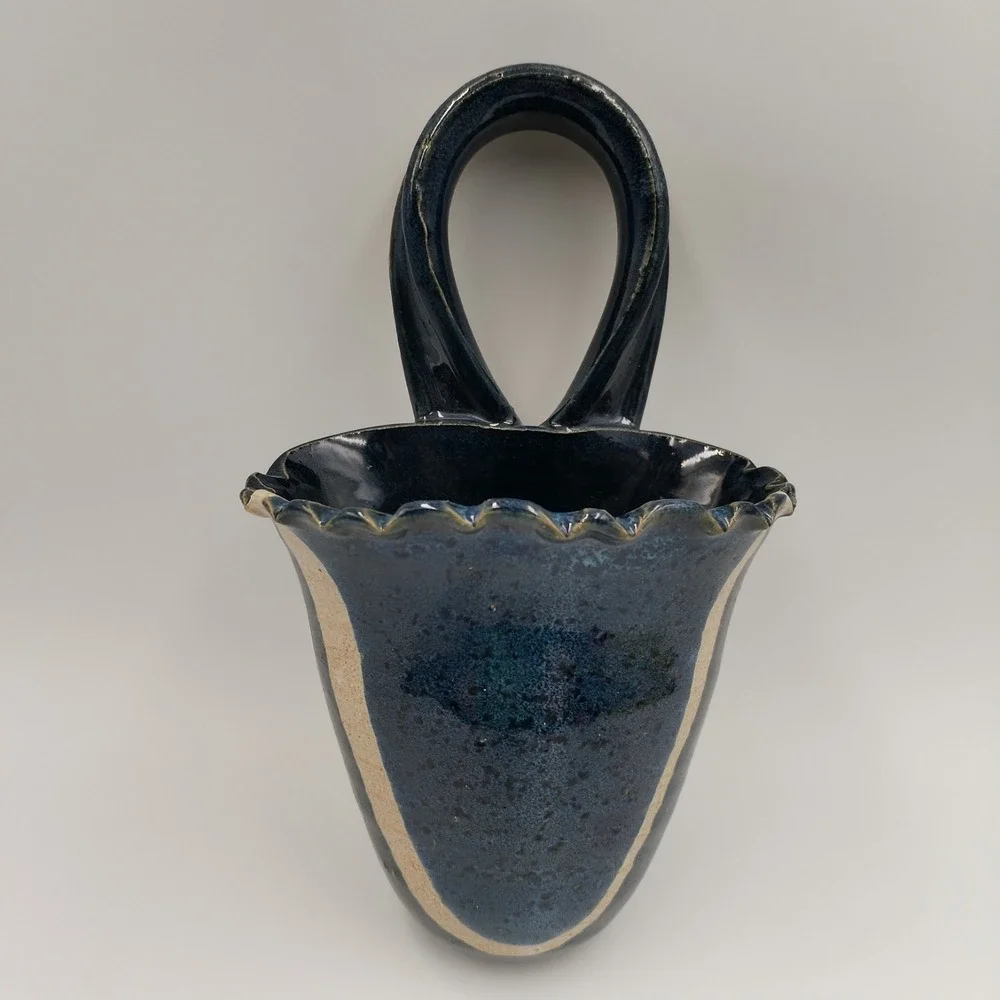 VTG Richard Sanderson Studio Art Pottery Wall Pocket Vase Blue Glaze‎ NH 2002