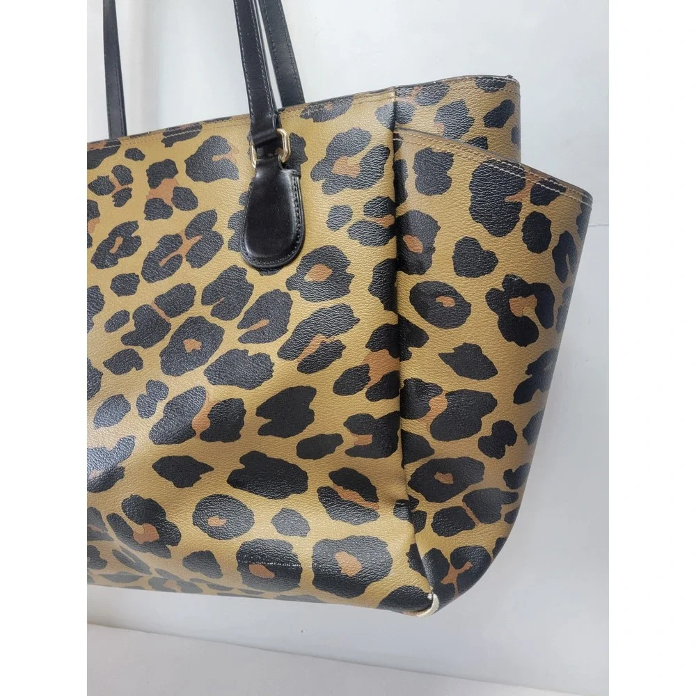 Coach item used
