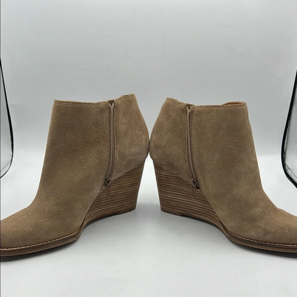Lucky Brand step into