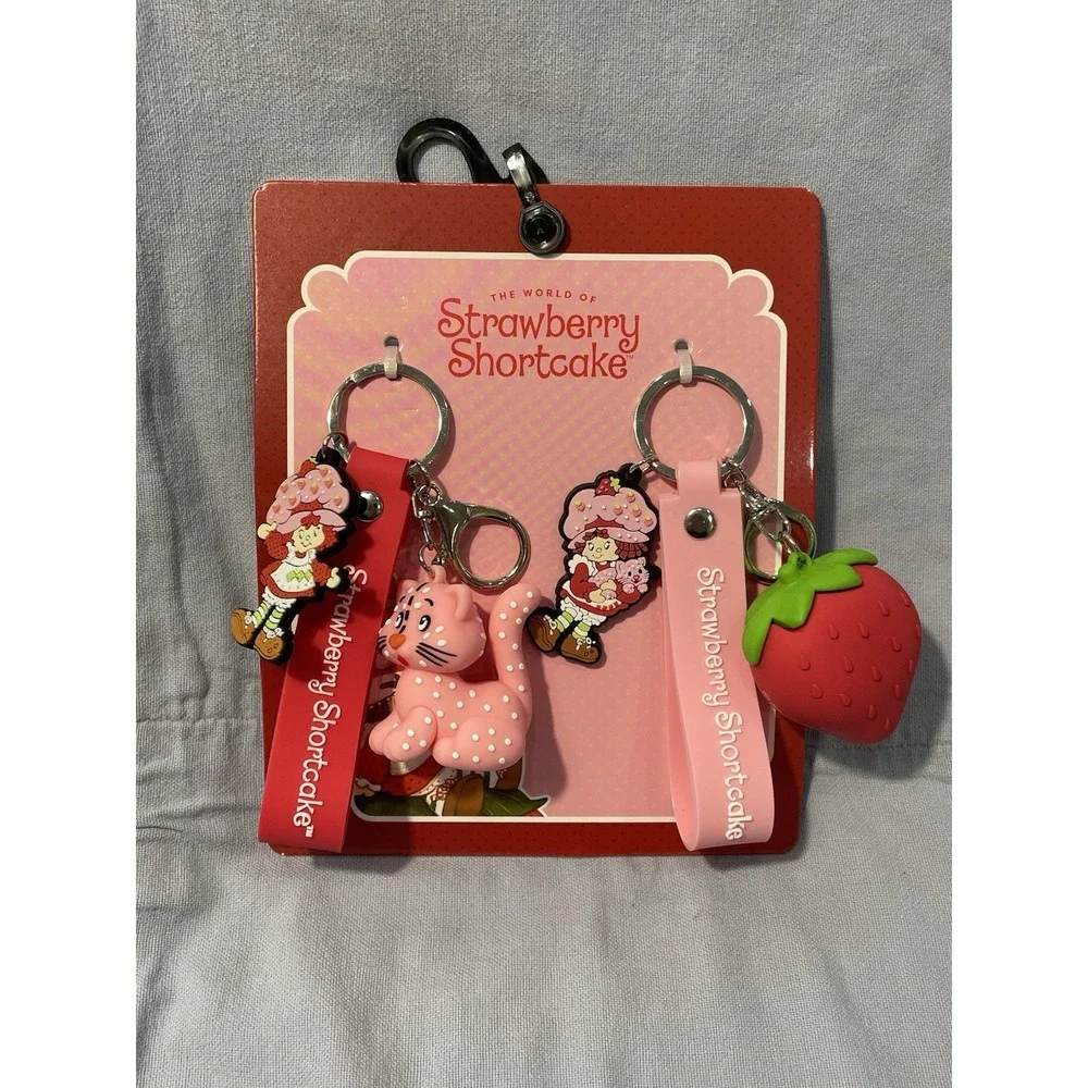 NEW‎ The World of Strawberry Shortcake Pink & Red 3D Figural Charm Keychain Set