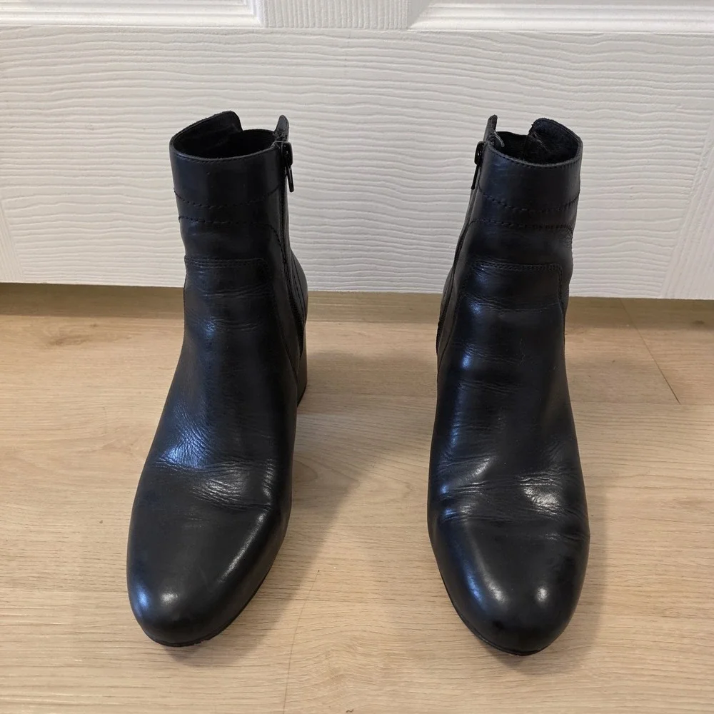Corso Como Black‎ Leather Block Heel Classic Modern Ankle Boots Size 9.5M