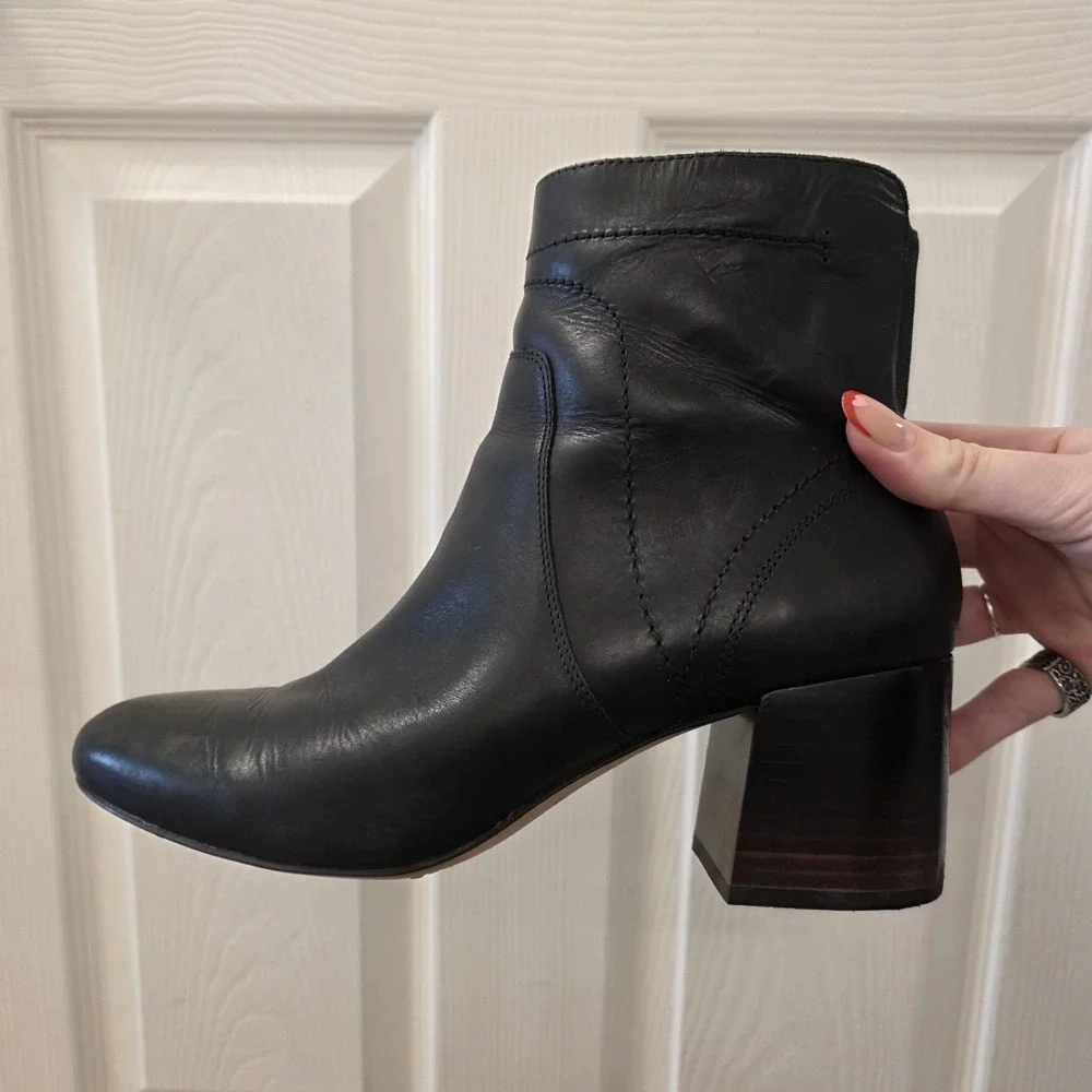 Corso Como Black‎ Leather Block Heel Classic Modern Ankle Boots Size 9.5M