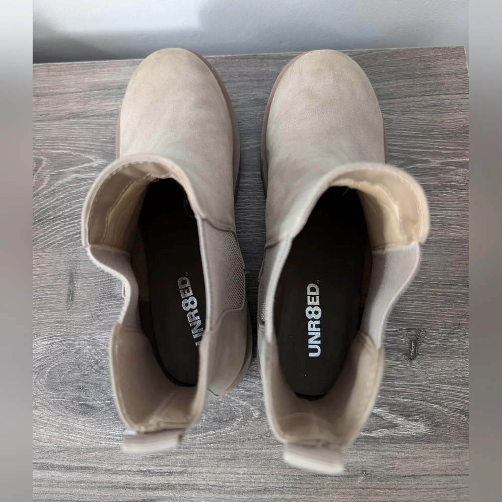 Unr8Ted size 10