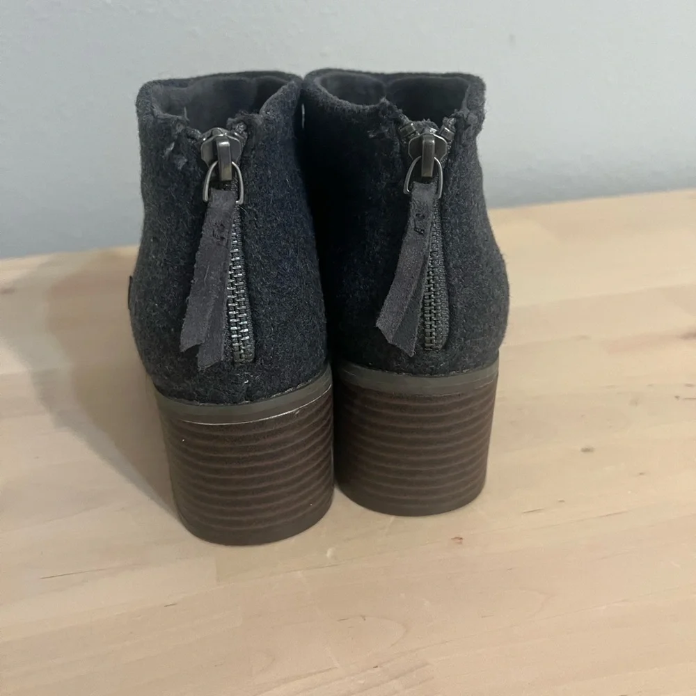 TOMS Womens Lacy Ankle Boot - Forged Iron Suede Booties Size 7