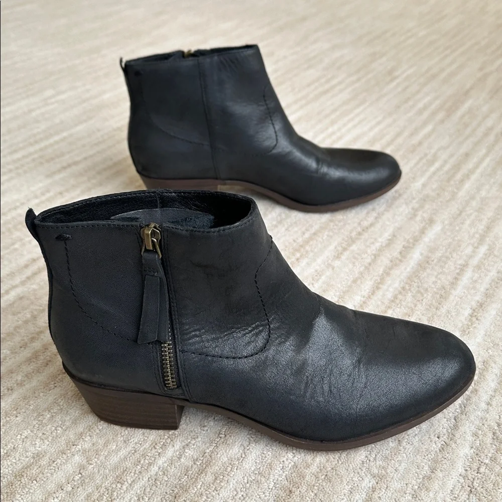 Lucky Brand low out see