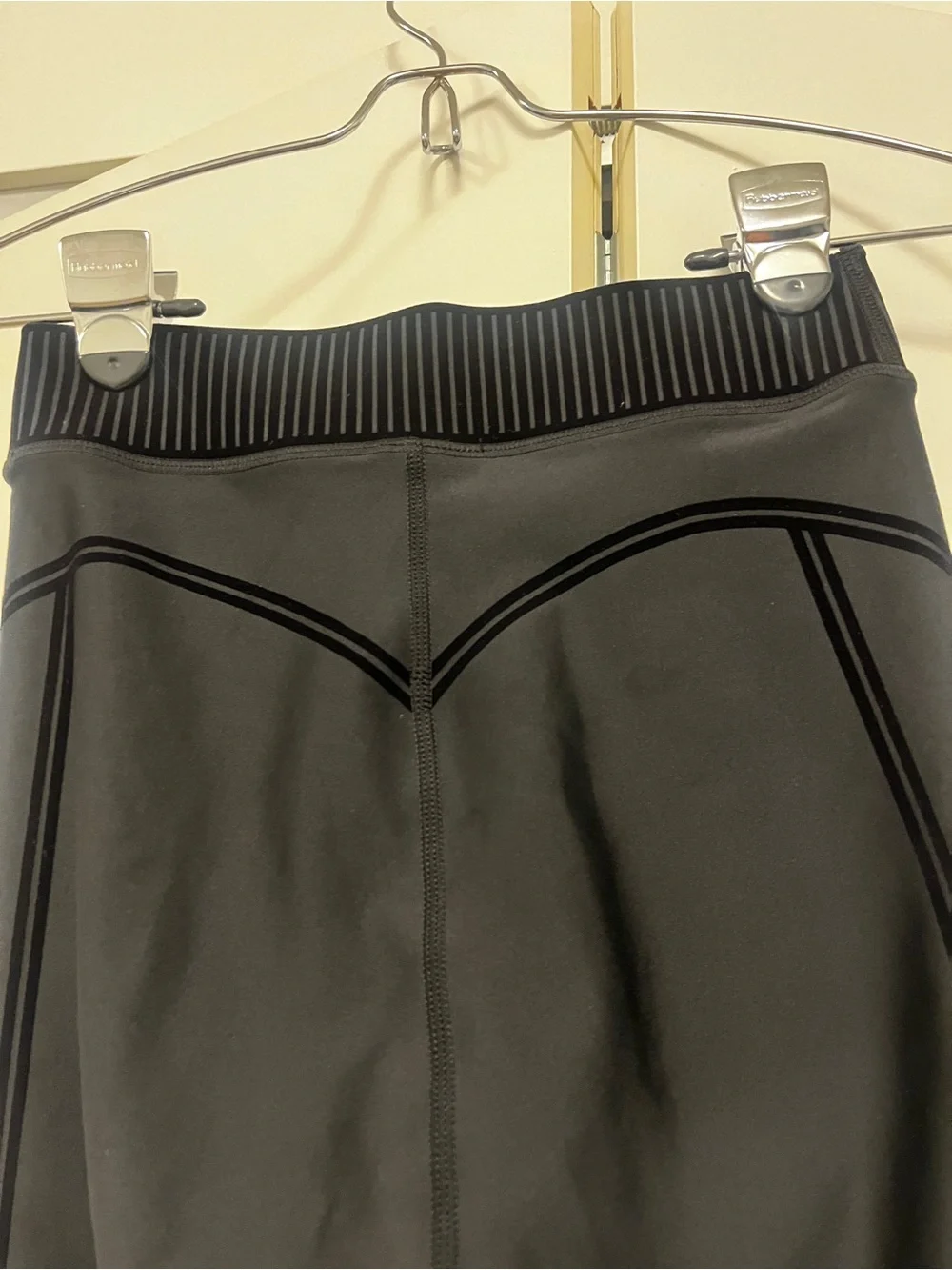 ALO Yoga Airlift High-Waist 7/8 Line Up Legging - black