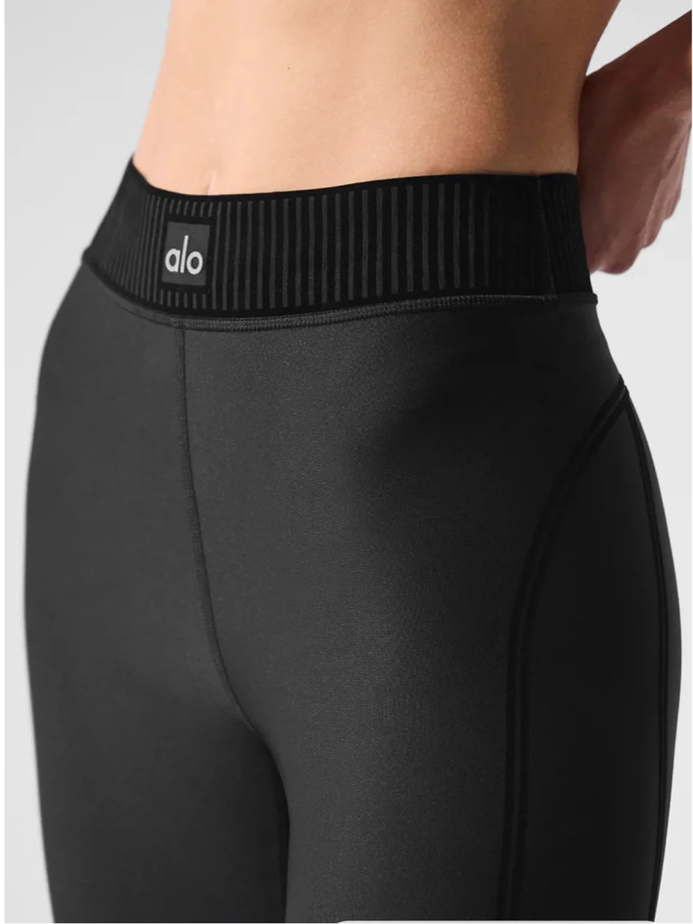 ALO Yoga Airlift High-Waist 7/8 Line Up Legging - black