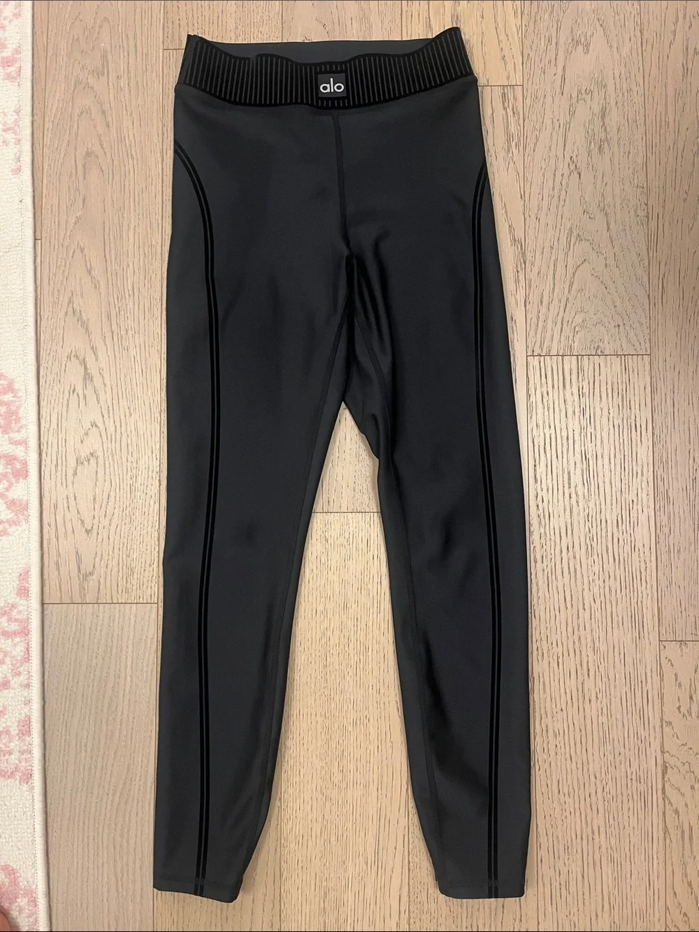 ALO Yoga Airlift High-Waist 7/8 Line Up Legging - black