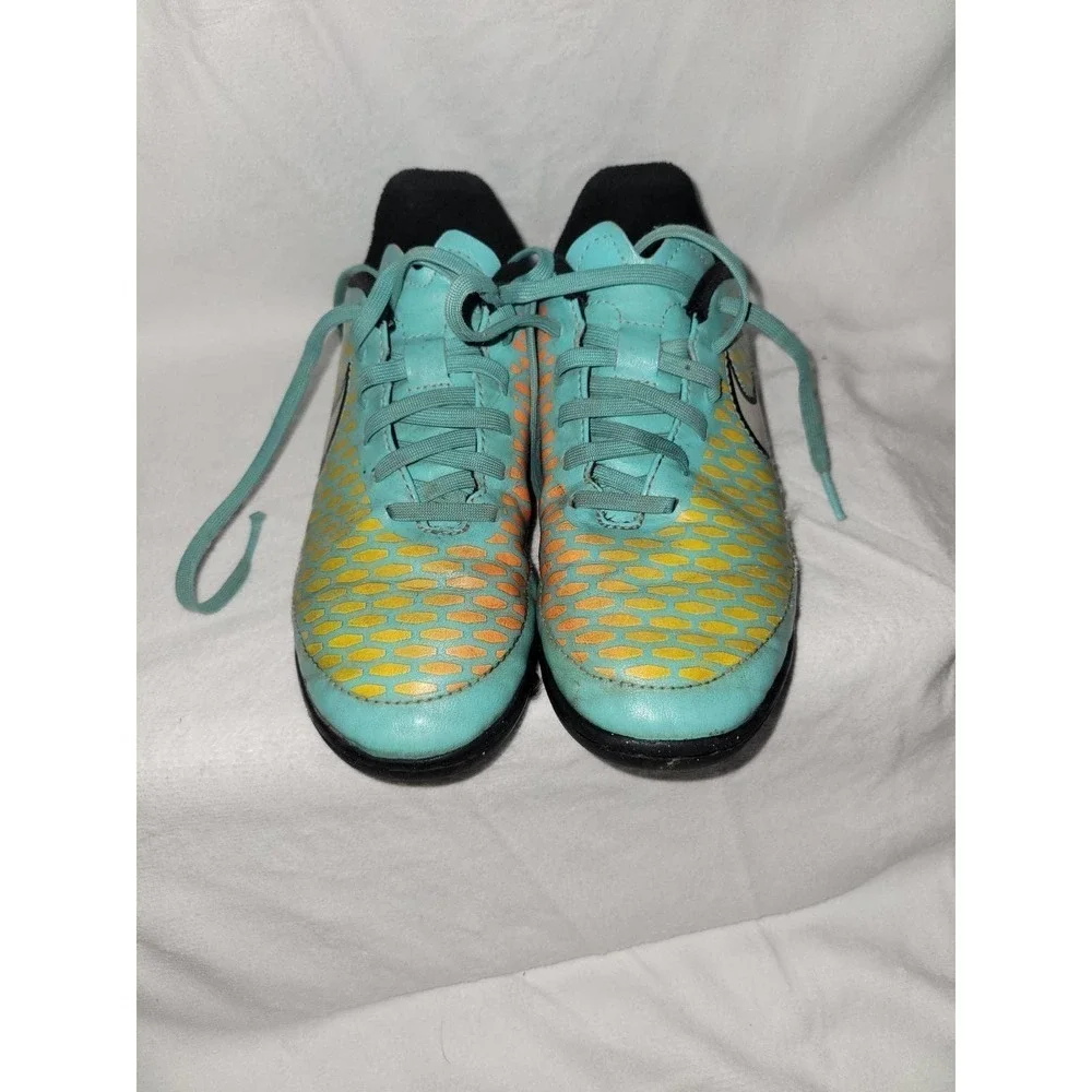 Nike size 2.5