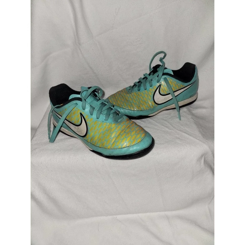 Nike size 2.5