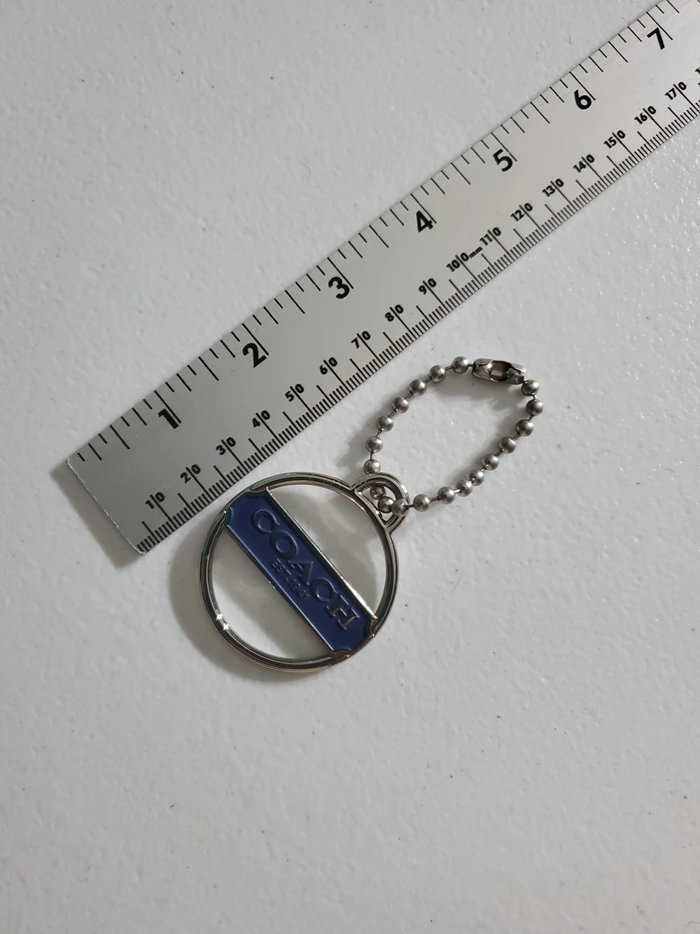 Coach round metal