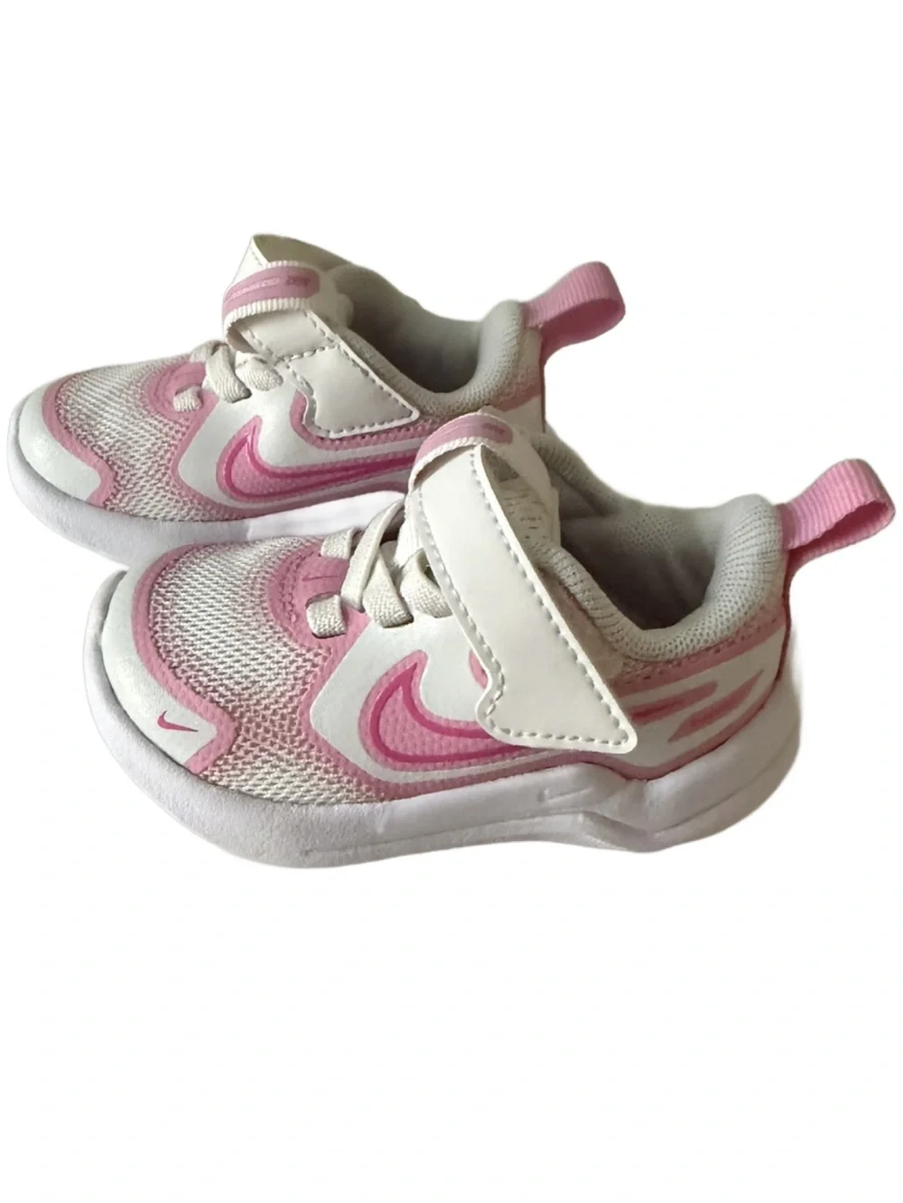 Nike kids cosmic