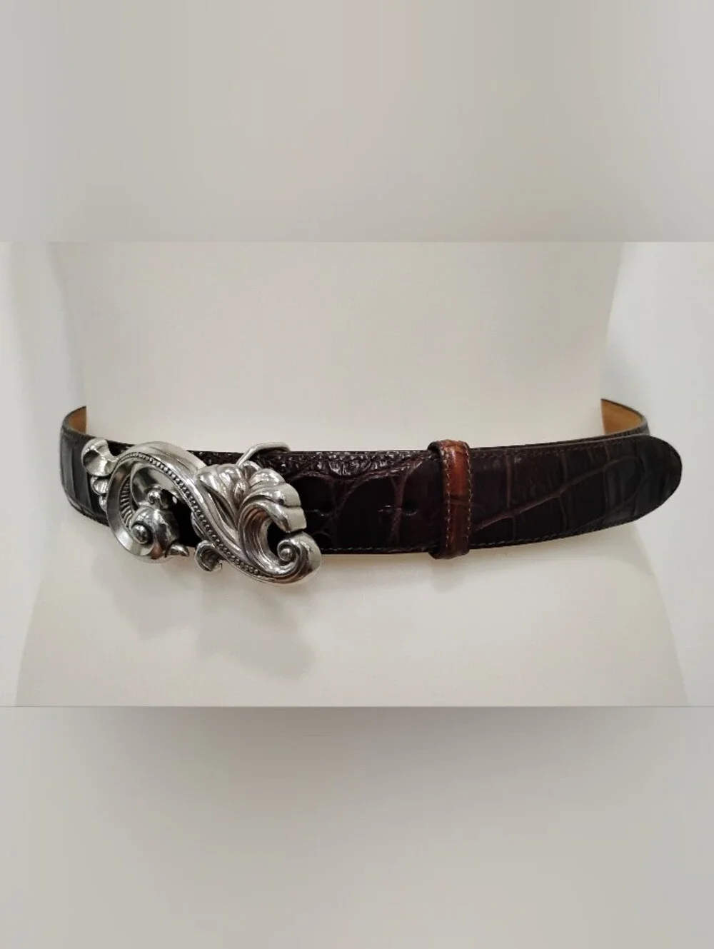 VINTAGE ALLIGATOR BELT WITH SLIVER BUCKLE