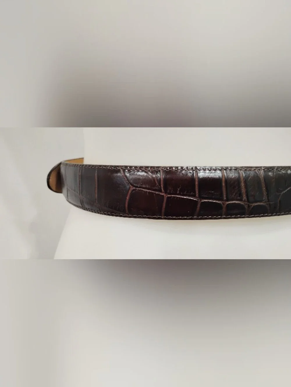 VINTAGE ALLIGATOR BELT WITH SLIVER BUCKLE
