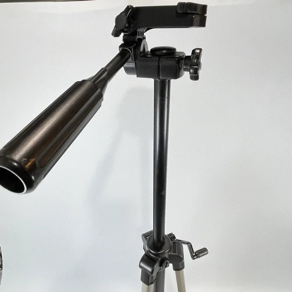 Velbon Videomate 400 Aluminum Adjustable Camara Tripod Ext. 5 Feet  With Panhead