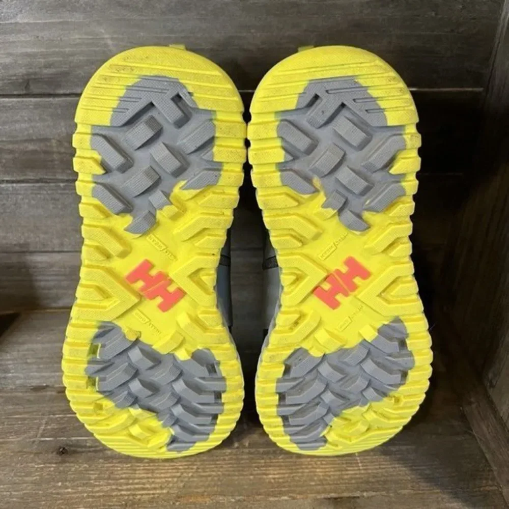 Helly Hansen size 9m