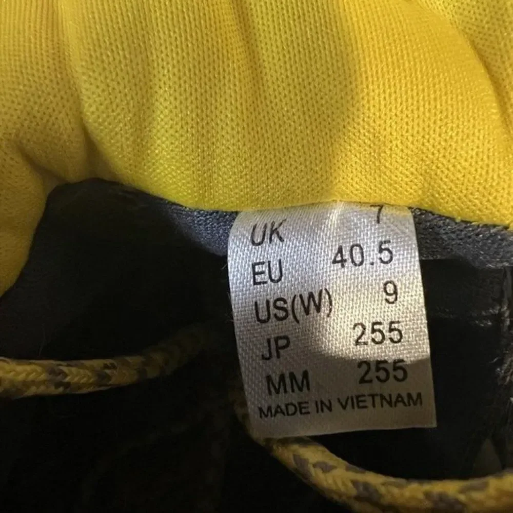 Helly Hansen size 9m