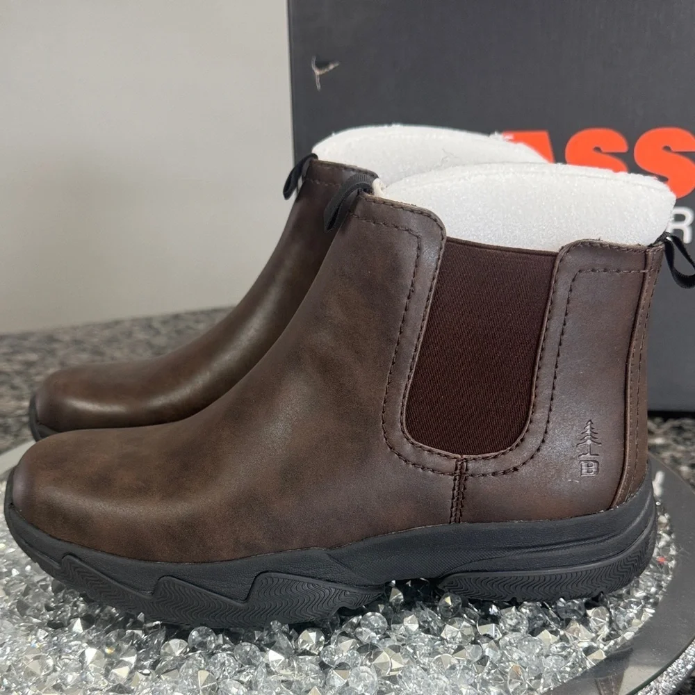 Bass Outdoor men’s field Chelsea Brown Ankle Boots NEW 9