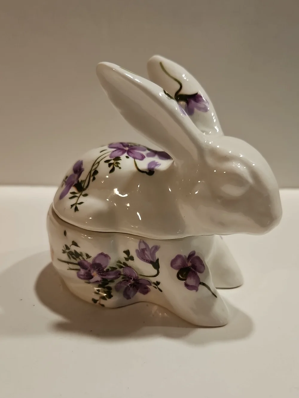 Mann Fine Bone China Bunny Trinket Box with Purple Violets Accents 4 1/2