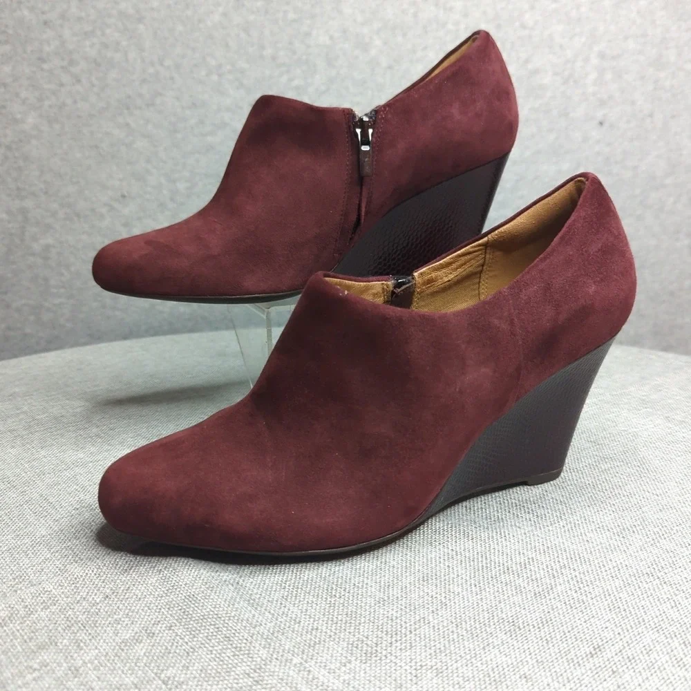 Clarks Purity Frost Women Burgundy Suede Wedge Booties Ankle Boots Zip Closure 8