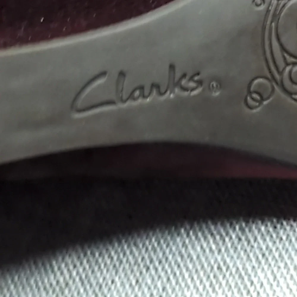 Clarks Purity Frost Women Burgundy Suede Wedge Booties Ankle Boots Zip Closure 8